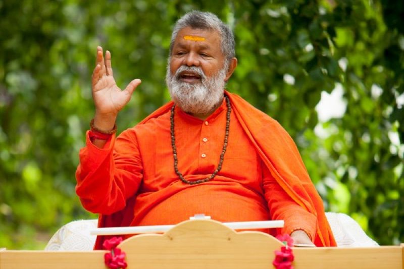 HH Swami Maheshwarananda giving lecture on His birthday